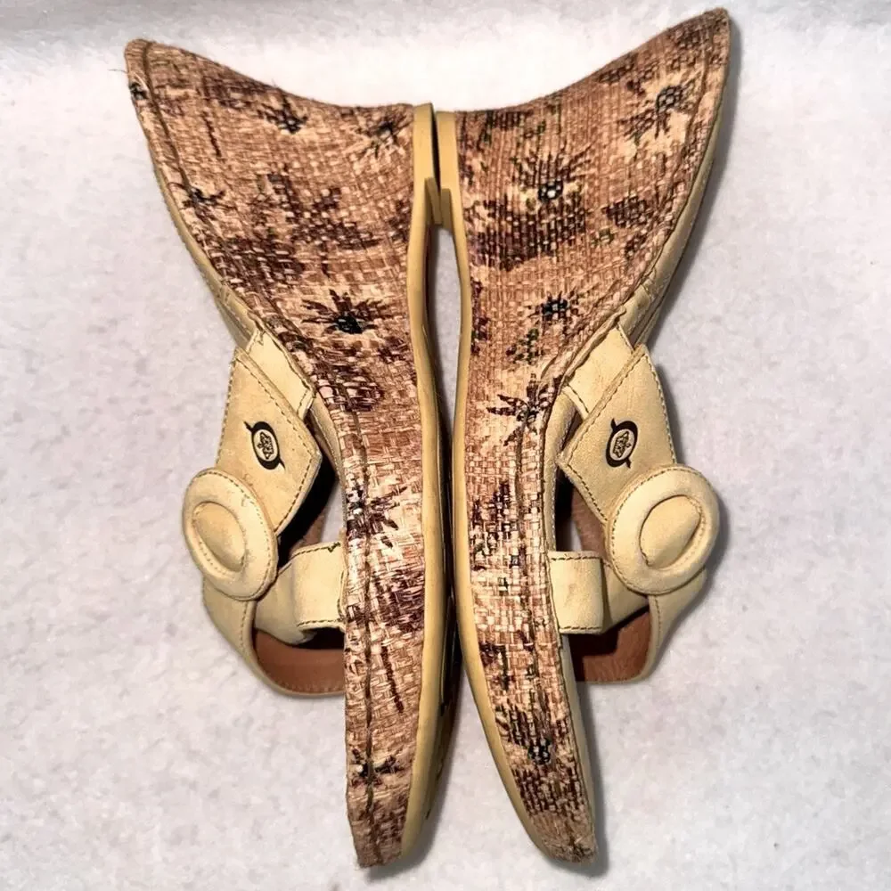 Women’s Born Drilles Leather Wedges Sandals Shoes Slip-on Yellow & Tan size 8